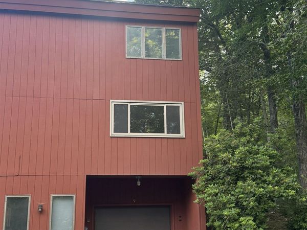 9 Evergreen Lane, Brattleboro, VT 05301