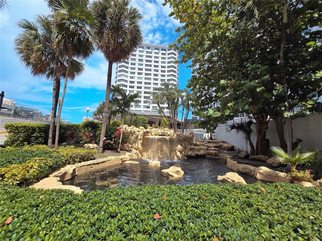 999 Brickell Bay Dr, Unit 1904, Miami, FL 33131 Photo