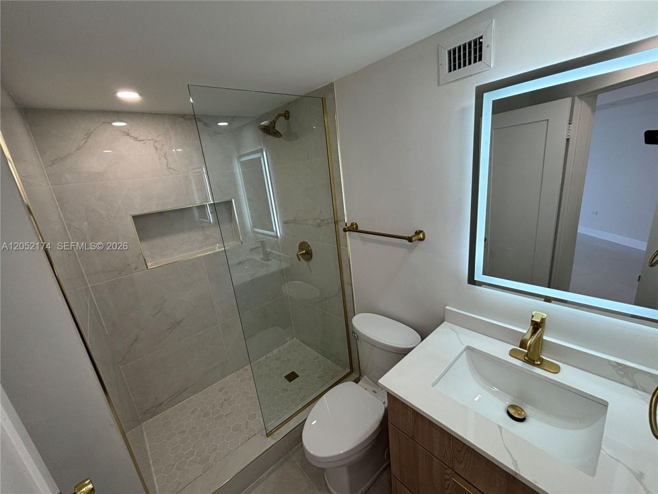999 Brickell Bay Dr, Unit 1904, Miami, FL 33131 Photo