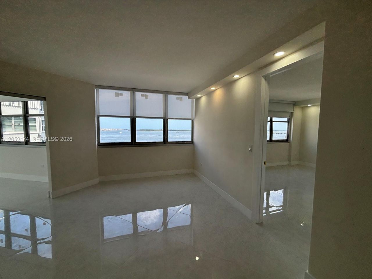 999 Brickell Bay Dr, Unit 1904, Miami, FL 33131 Photo