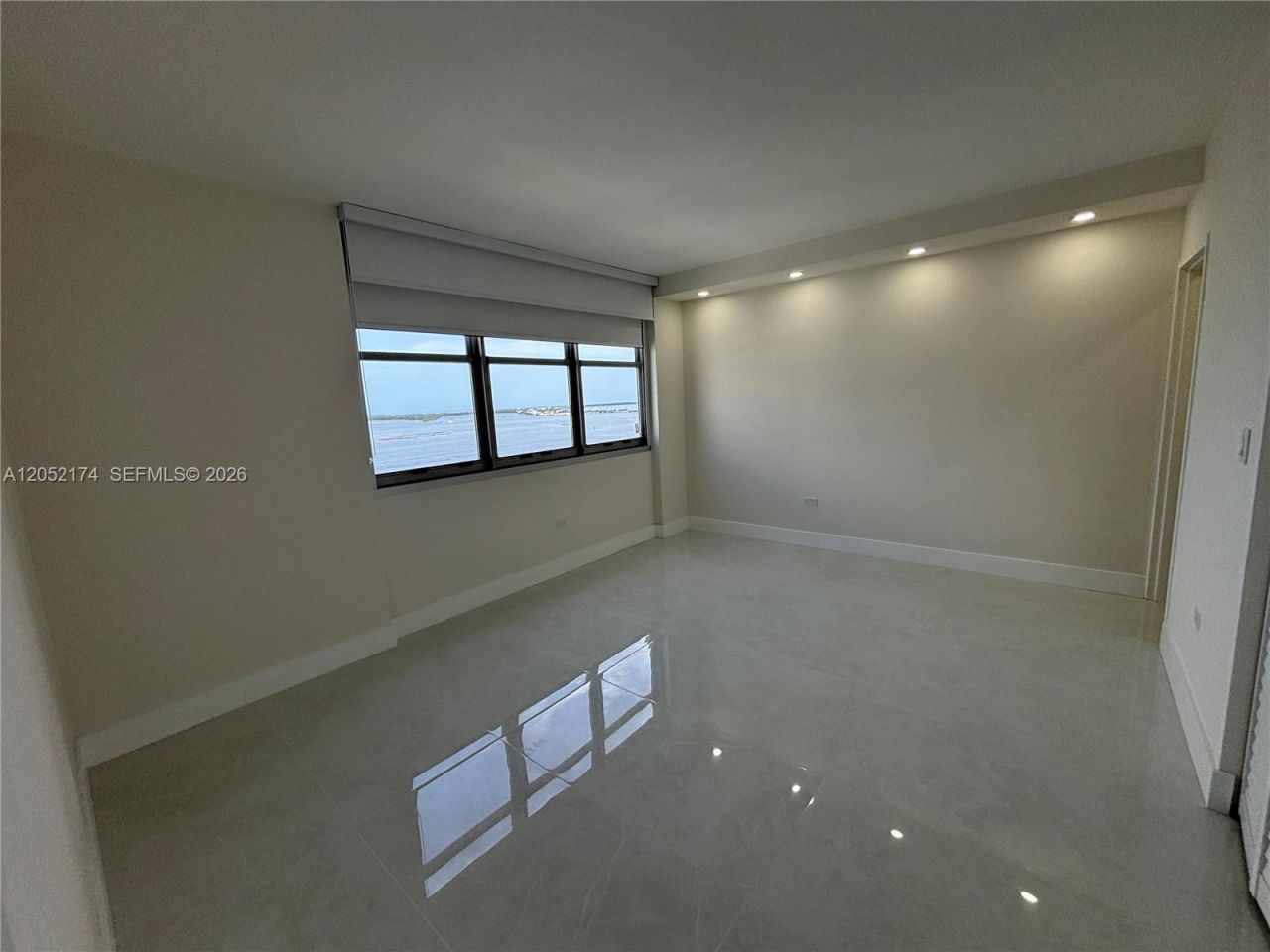 999 Brickell Bay Dr, Unit 1904, Miami, FL 33131 Photo