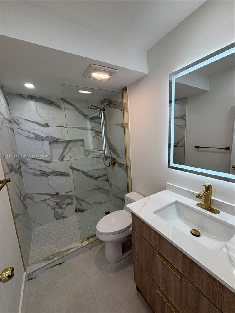 999 Brickell Bay Dr, Unit 1904, Miami, FL 33131 Photo