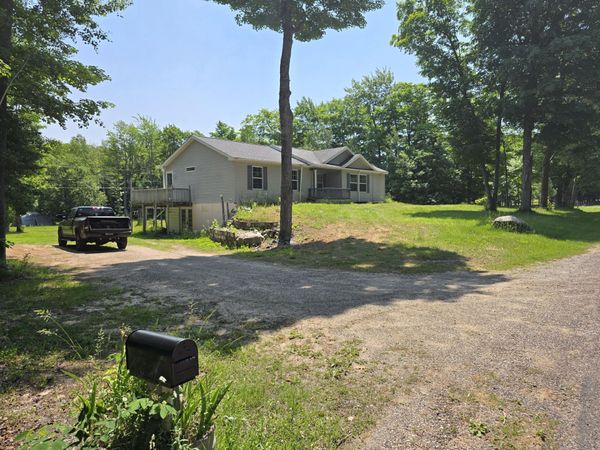 15133 S Kinross Road, Kinross, MI 49752