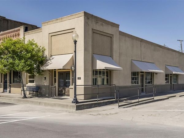 118 N Main Street , Palmer, TX 75152