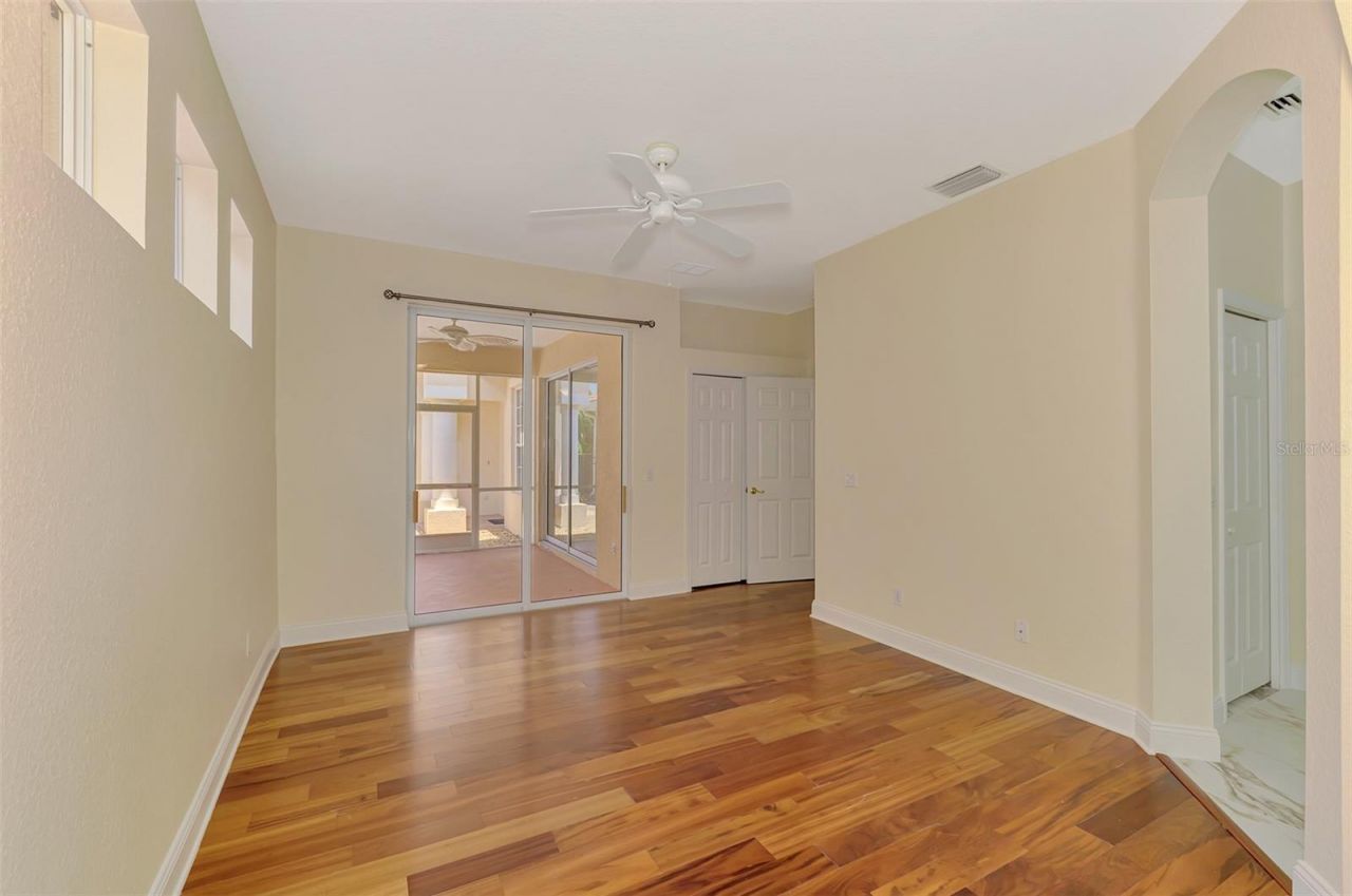 7803 33rd Street E, Sarasota, FL 34243 Photo