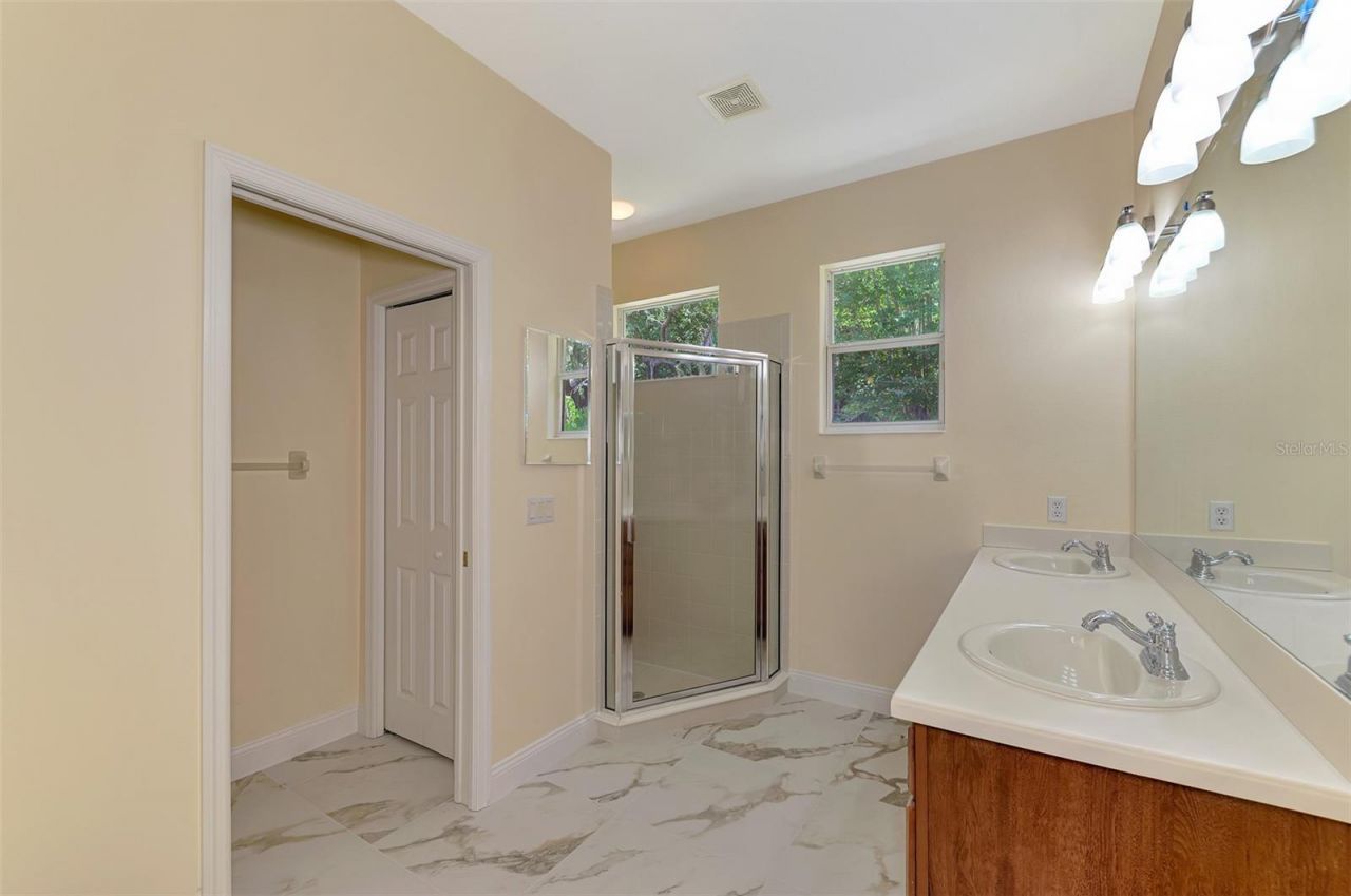 7803 33rd Street E, Sarasota, FL 34243 Photo