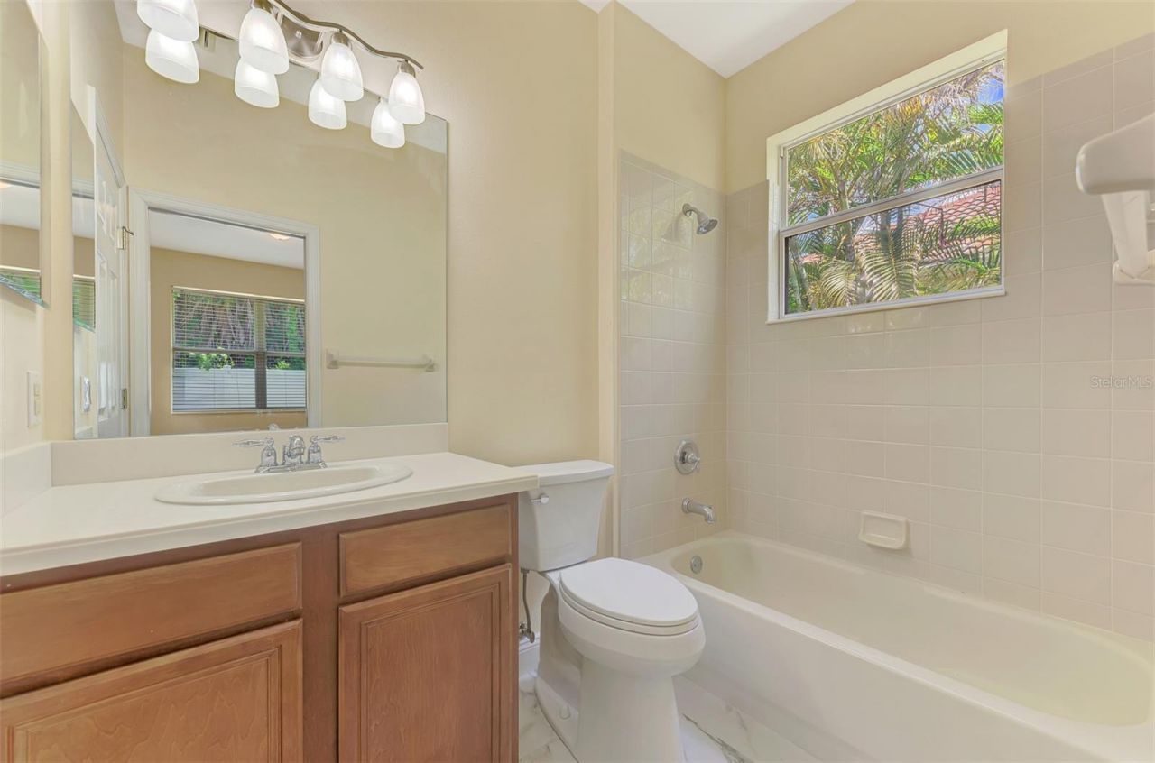 7803 33rd Street E, Sarasota, FL 34243 Photo