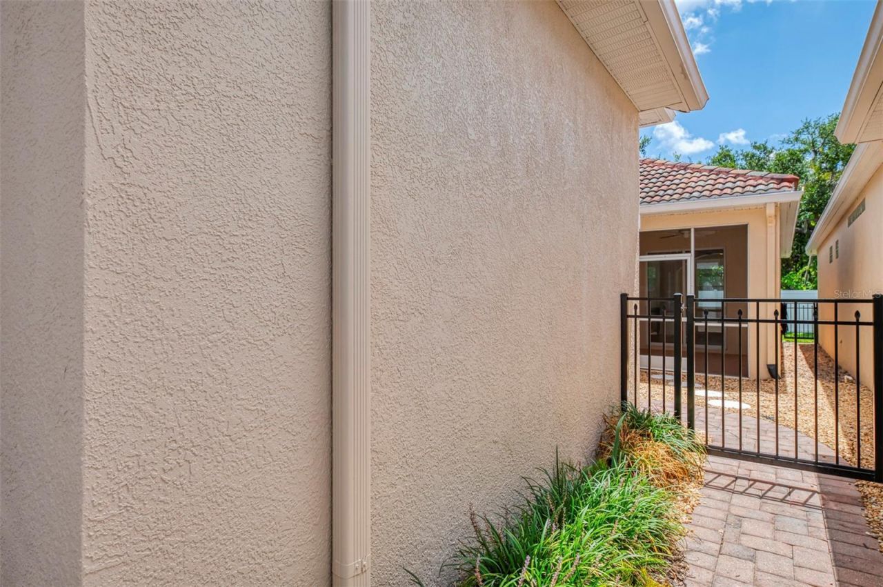 7803 33rd Street E, Sarasota, FL 34243 Photo
