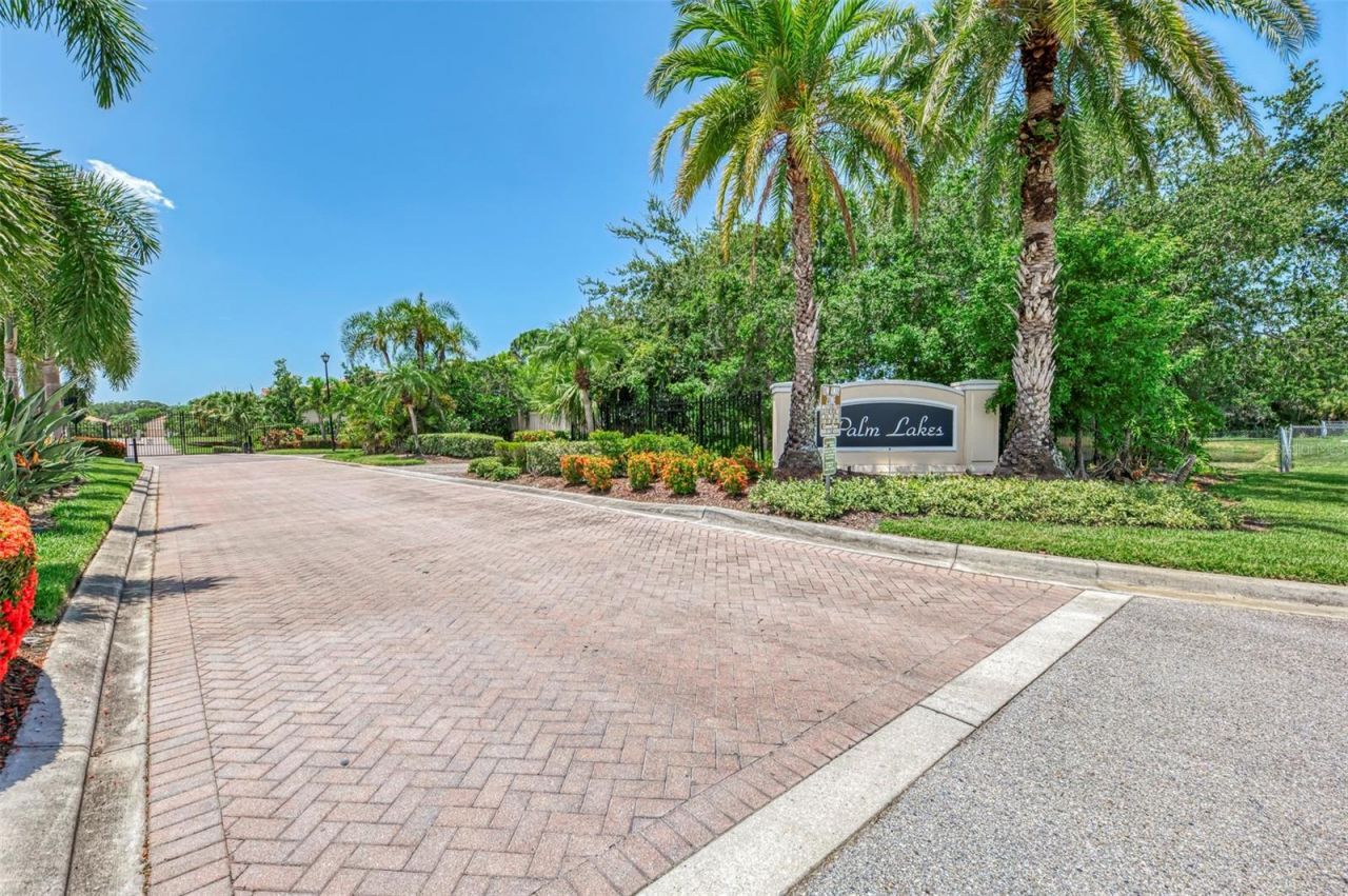 7803 33rd Street E, Sarasota, FL 34243 Photo