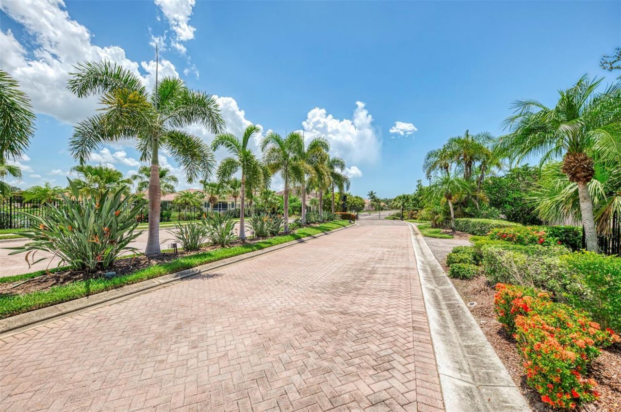 7803 33rd Street E, Sarasota, FL 34243 Photo