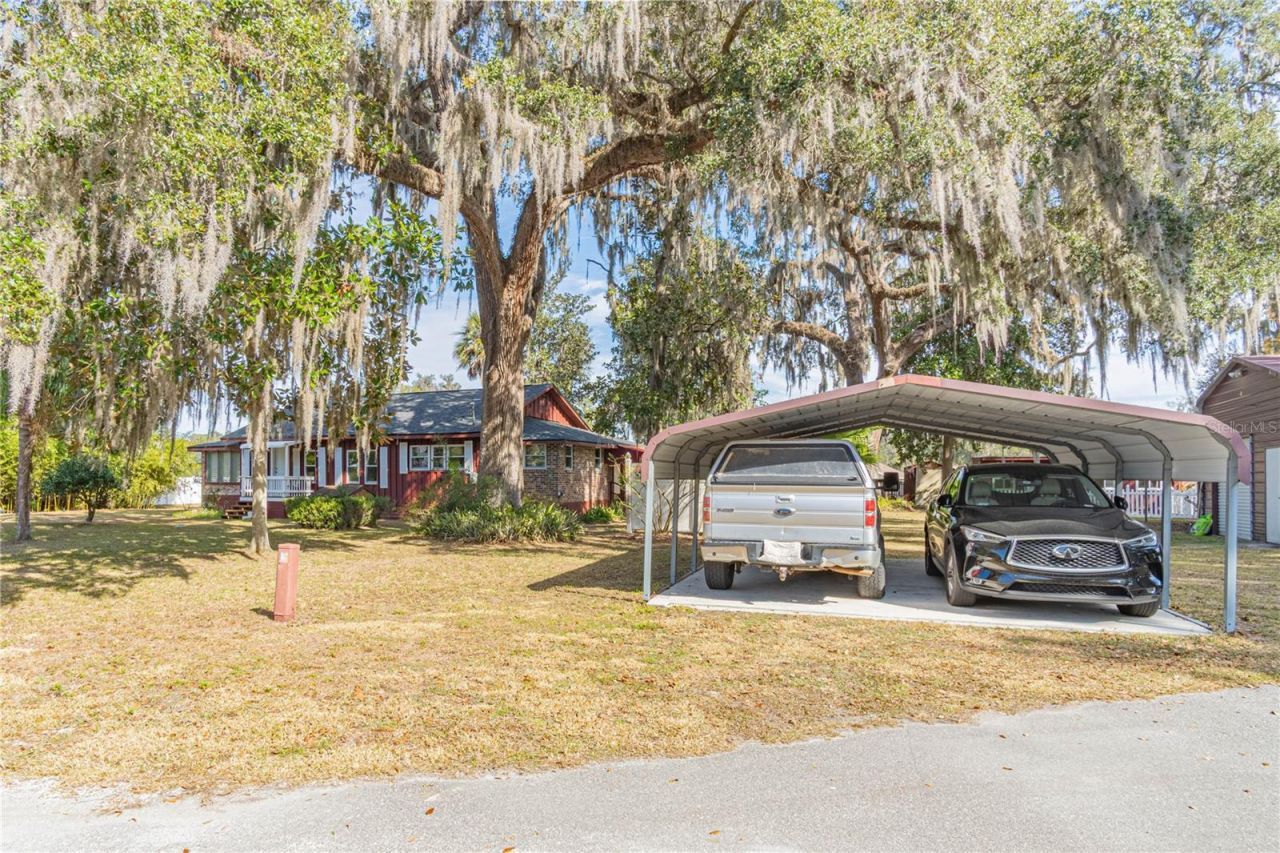 1175 Cr 463b, Lake Panasoffkee, FL 33538 Photo