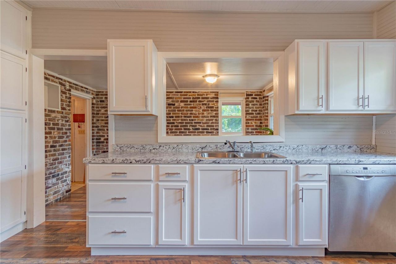 1175 Cr 463b, Lake Panasoffkee, FL 33538 Photo