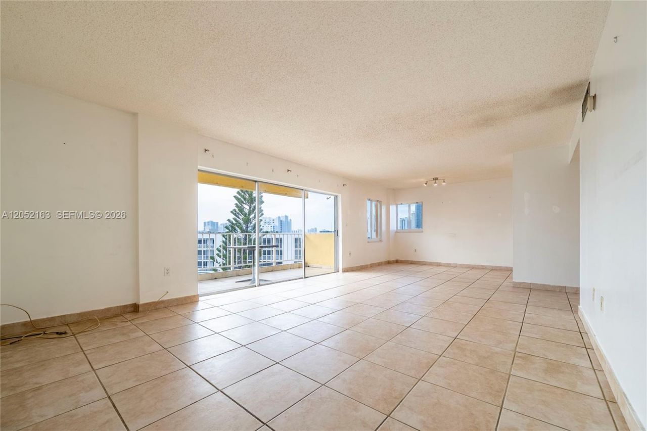 200 178th Dr , Unit 711, Sunny Isles Beach, FL 33160 Photo