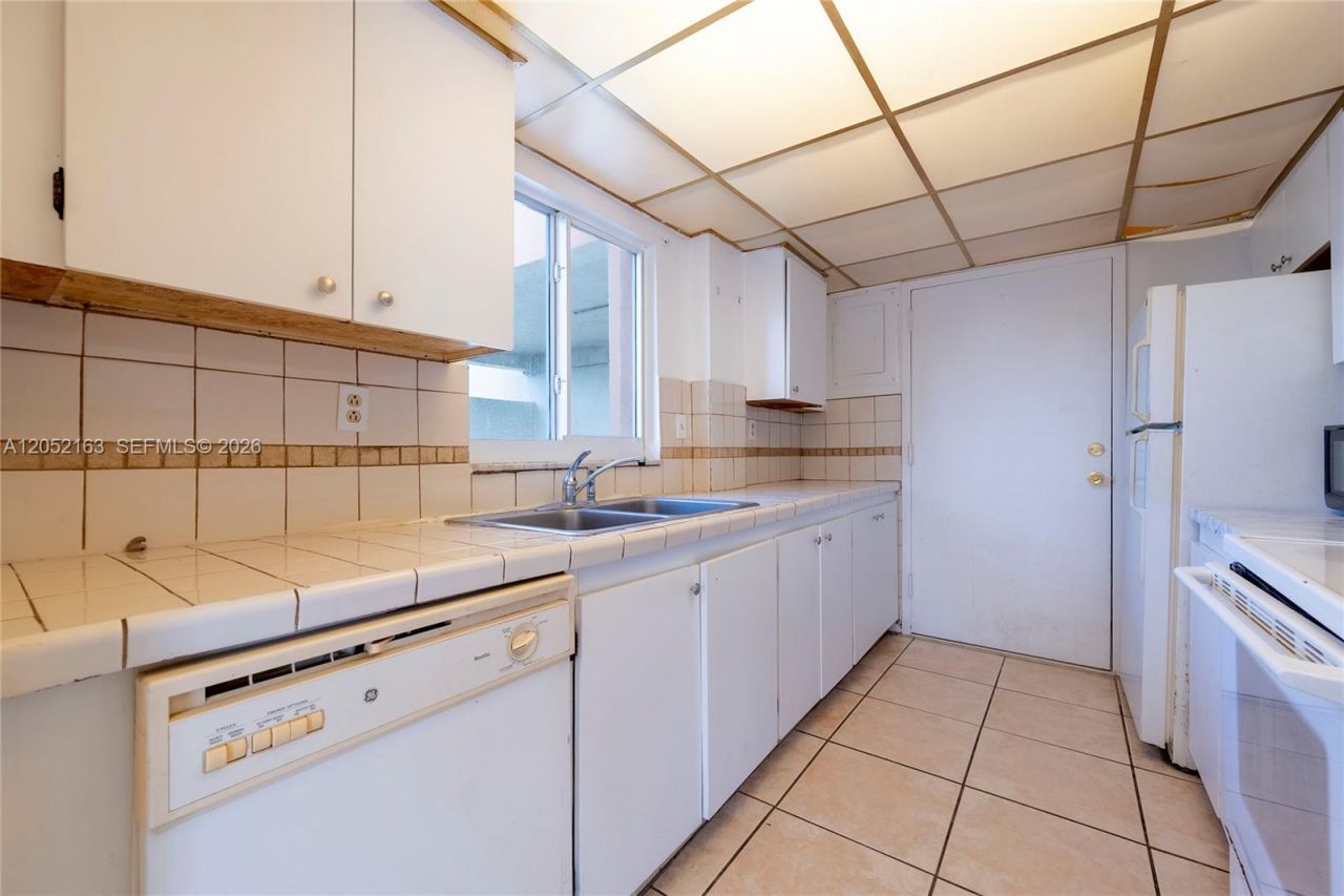 200 178th Dr , Unit 711, Sunny Isles Beach, FL 33160 Photo