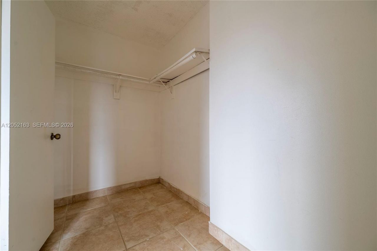 200 178th Dr , Unit 711, Sunny Isles Beach, FL 33160 Photo