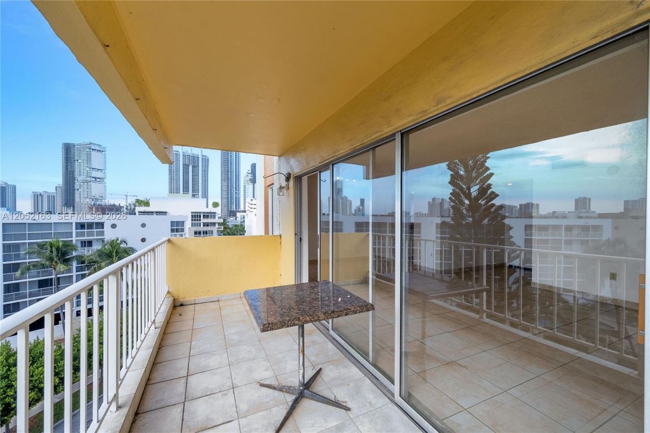 200 178th Dr , Unit 711, Sunny Isles Beach, FL 33160 Photo