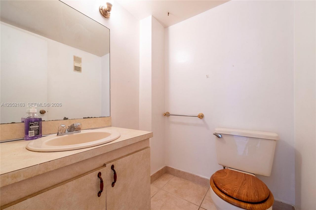 200 178th Dr , Unit 711, Sunny Isles Beach, FL 33160 Photo