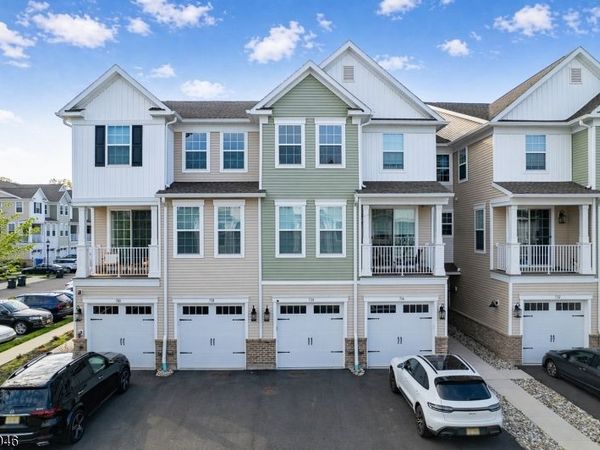 734 Station Rd, Dunellen, NJ 08812