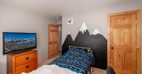 2940 Santa Claus Drive, South Lake Tahoe, CA 96150 Photo