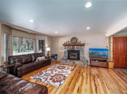 2940 Santa Claus Drive, South Lake Tahoe, CA 96150 Photo