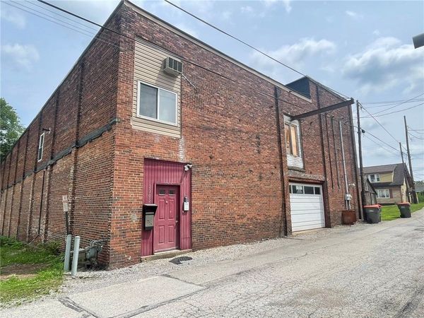 2305 6th Ave, Beaver Falls, PA 15010