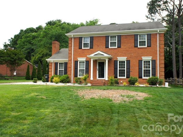 10000 Ridgemore Drive , Charlotte, NC 28277