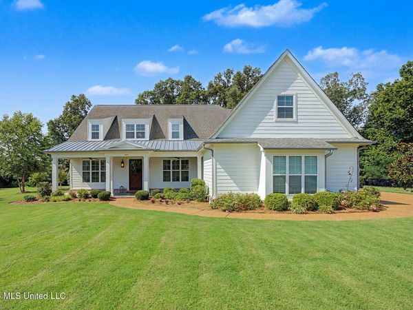 4493 Pleasant Breeze Drive, Olive Branch, MS 38654