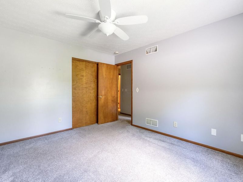 746 Spring Falls Avenue, Springfield, OH 45502 Photo 32