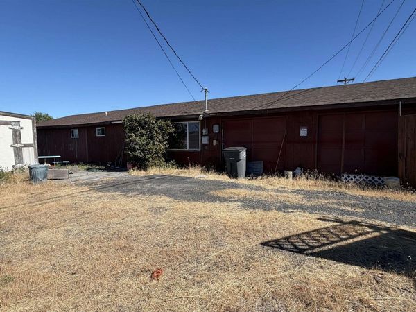 2745 NE Westshore Dr, Moses Lake, WA 98837