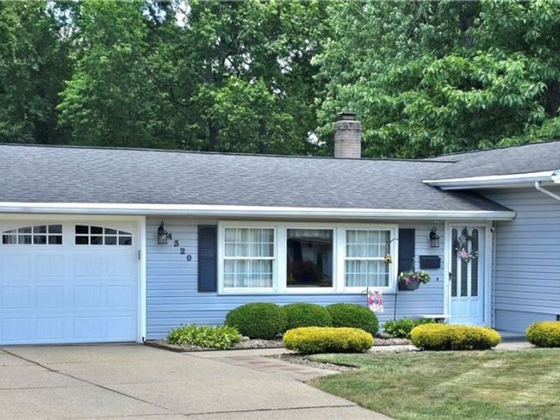 4320 Wedgewood Drive, Austintown, OH 44511 Photo 1