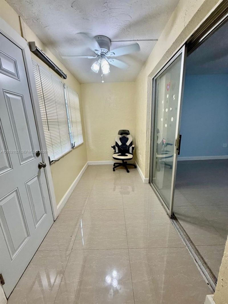 20210 NE 2nd Ave , Unit V4, Miami Gardens, FL 33179 Photo
