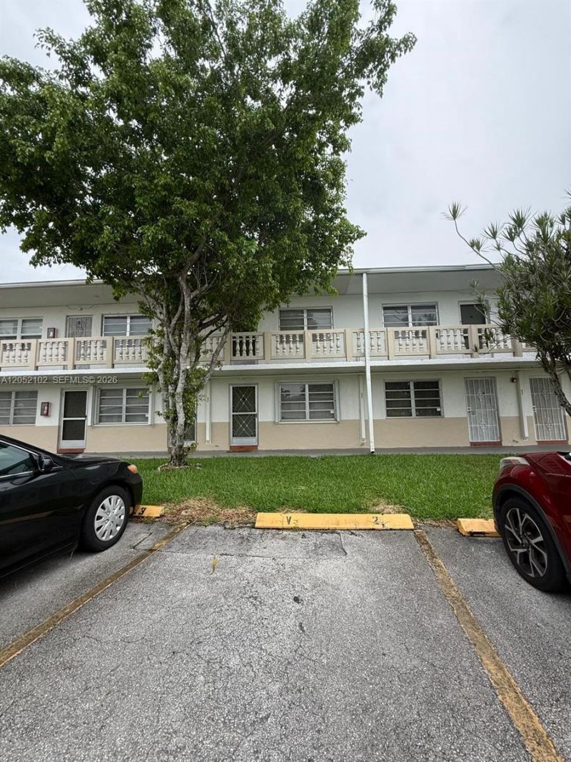 20210 NE 2nd Ave , Unit V4, Miami Gardens, FL 33179 Photo