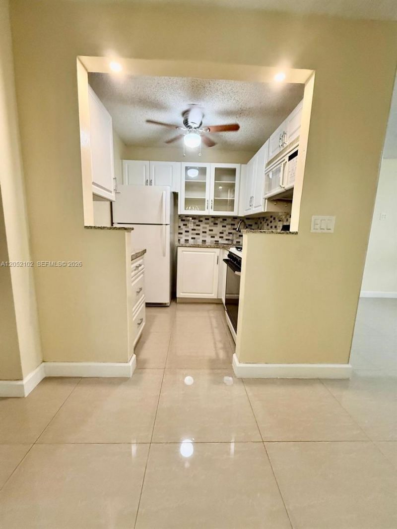 20210 NE 2nd Ave , Unit V4, Miami Gardens, FL 33179 Photo
