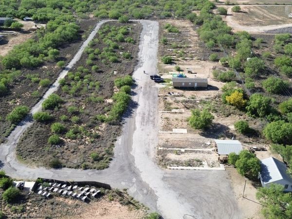 1750 Fm 186, Carrizo Springs, TX 78834