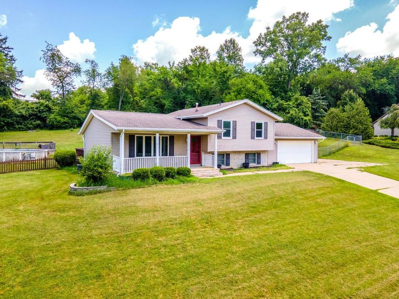 746 Spring Falls Avenue, Springfield, OH 45502 Photo 2