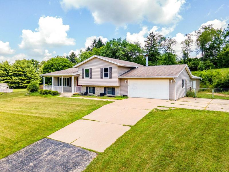 746 Spring Falls Avenue, Springfield, OH 45502 Photo 3