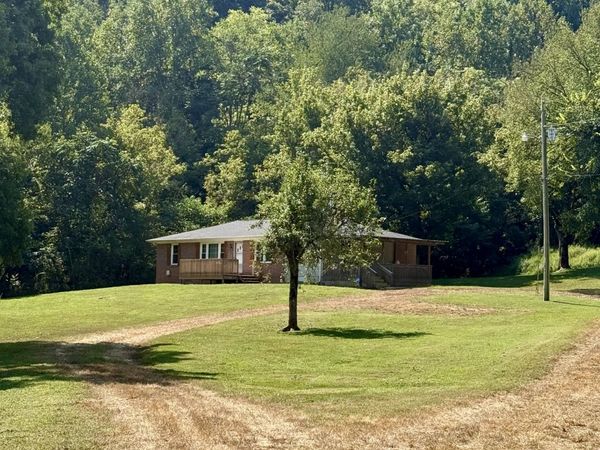2625 Wartrace Hwy, Pleasant Shade, TN 37145