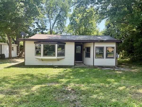 304 Ozark Street , Houston, MO 65483