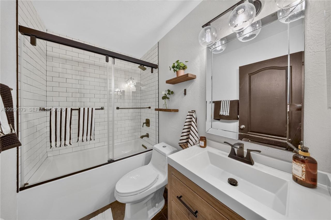 Please Call For Address, Hialeah, FL 33015 Photo