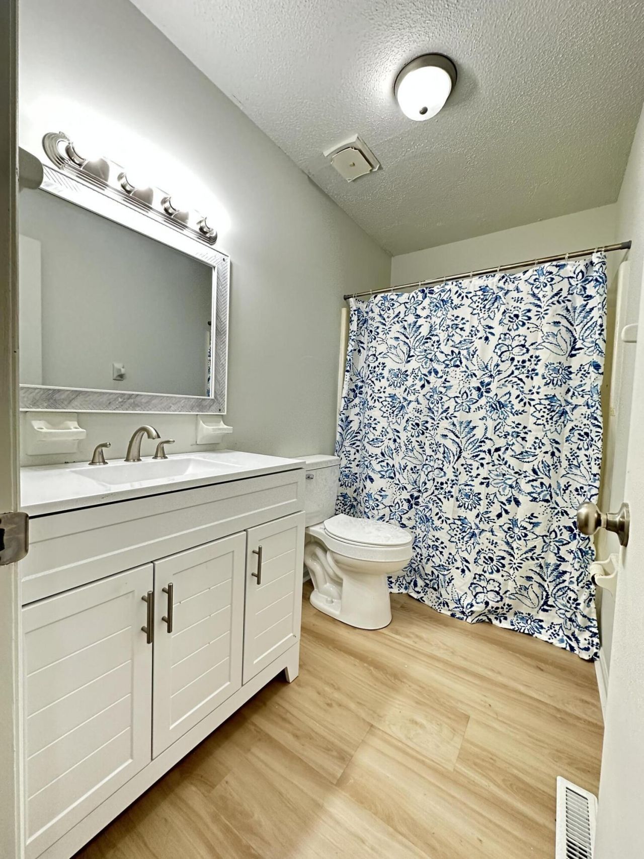 141 Waycross Street Photo 15