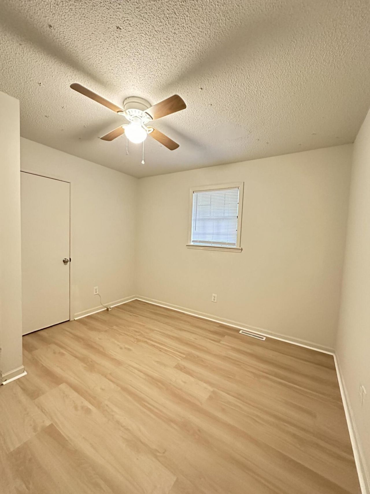 141 Waycross Street Photo 5