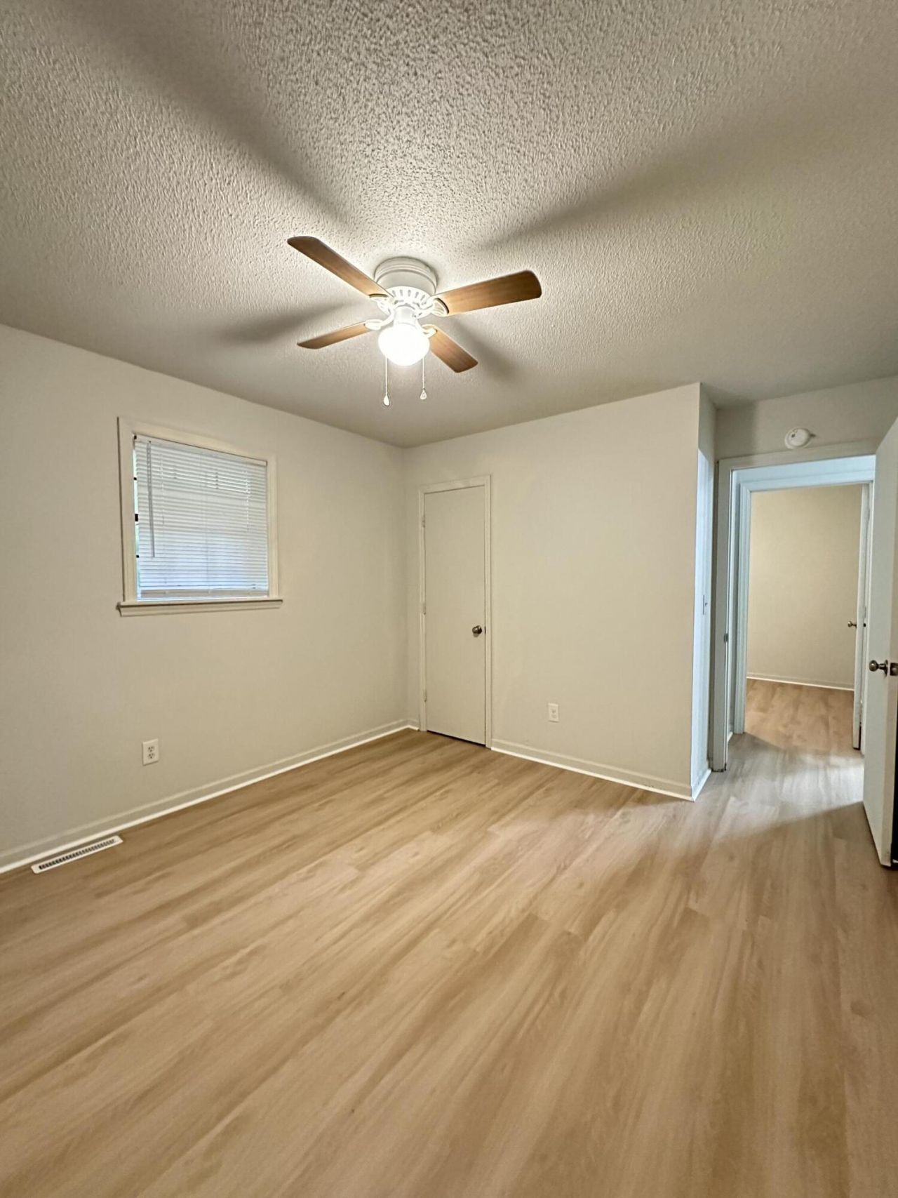 141 Waycross Street Photo 8