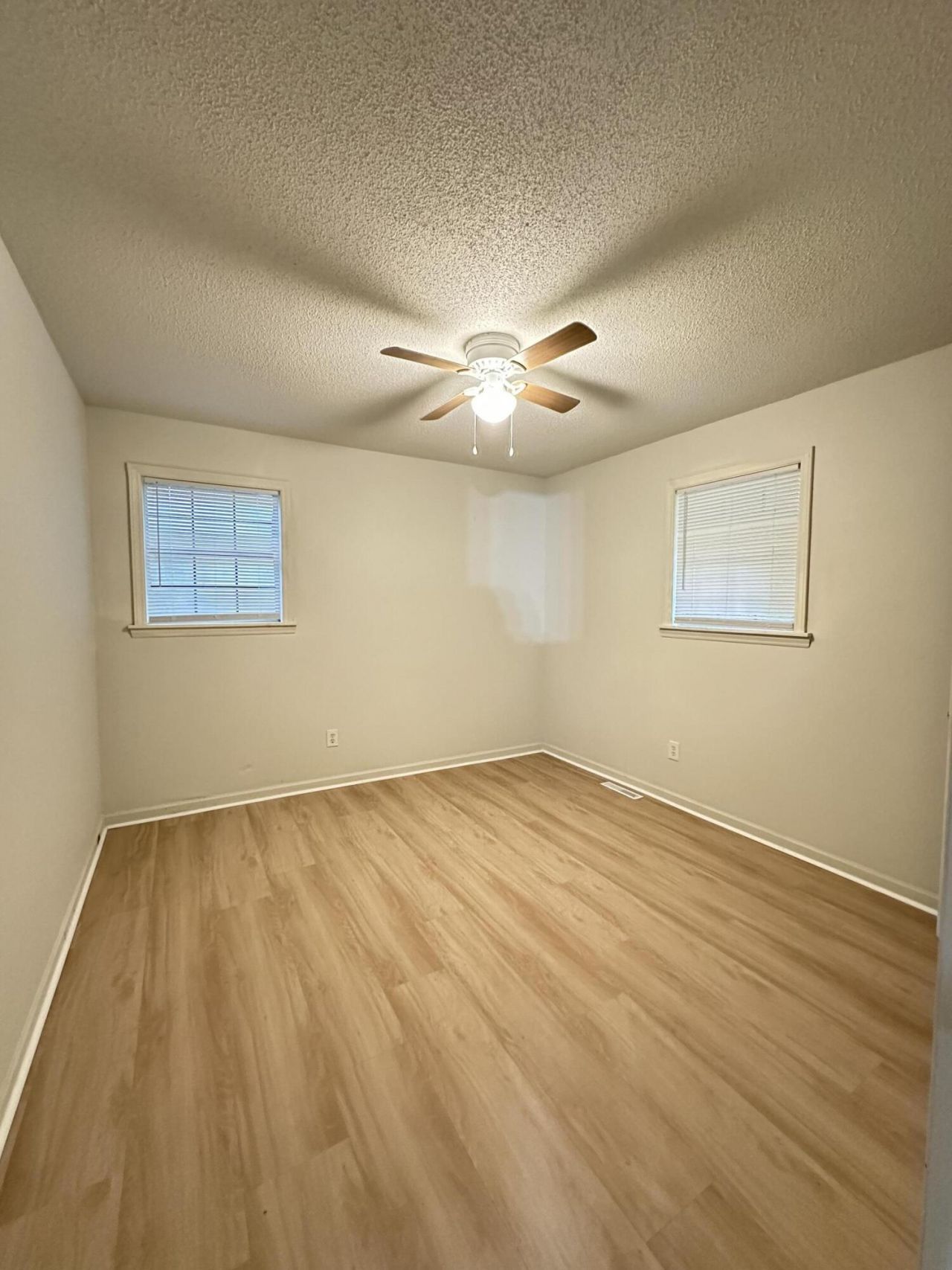141 Waycross Street Photo 9