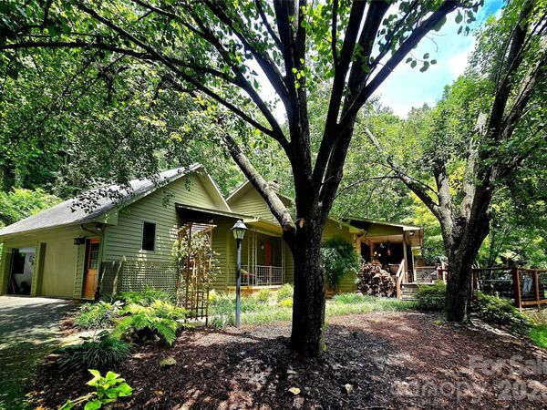 18 Rollingwood Road, Asheville, NC 28805