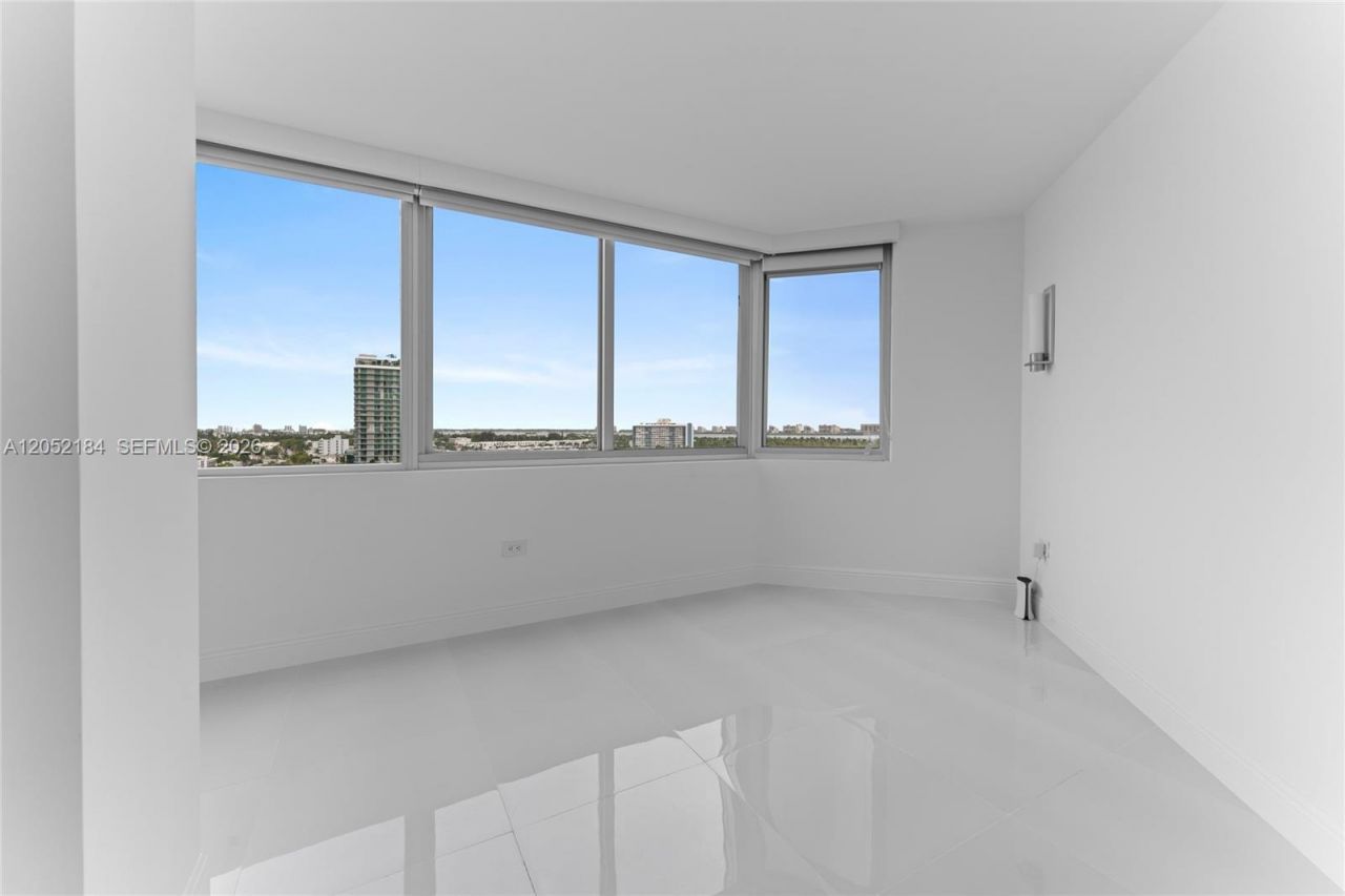 7135 Collins Ave, Unit 1535, Miami Beach, FL 33141 Photo