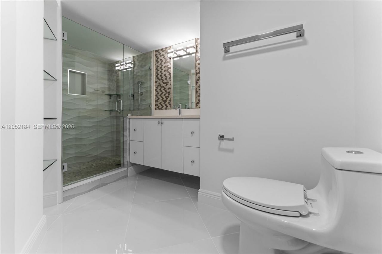 7135 Collins Ave, Unit 1535, Miami Beach, FL 33141 Photo