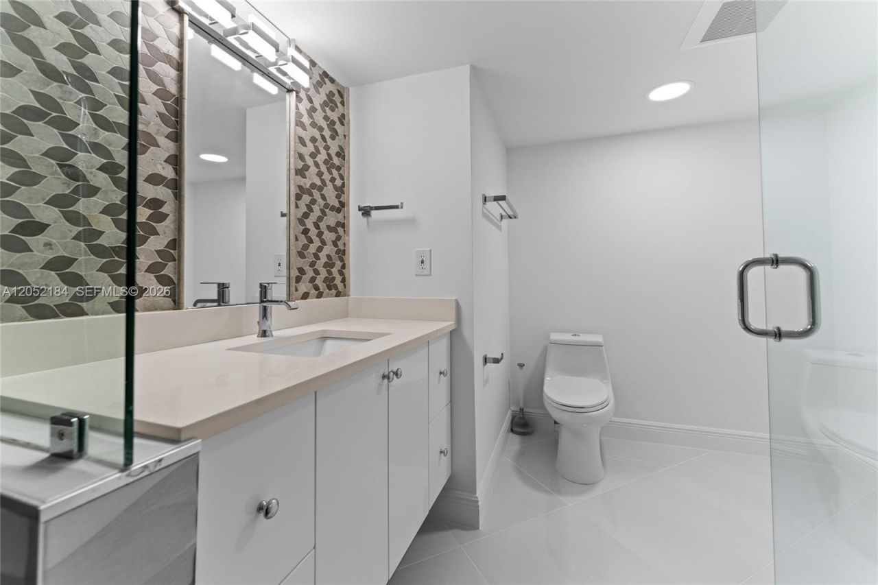 7135 Collins Ave, Unit 1535, Miami Beach, FL 33141 Photo