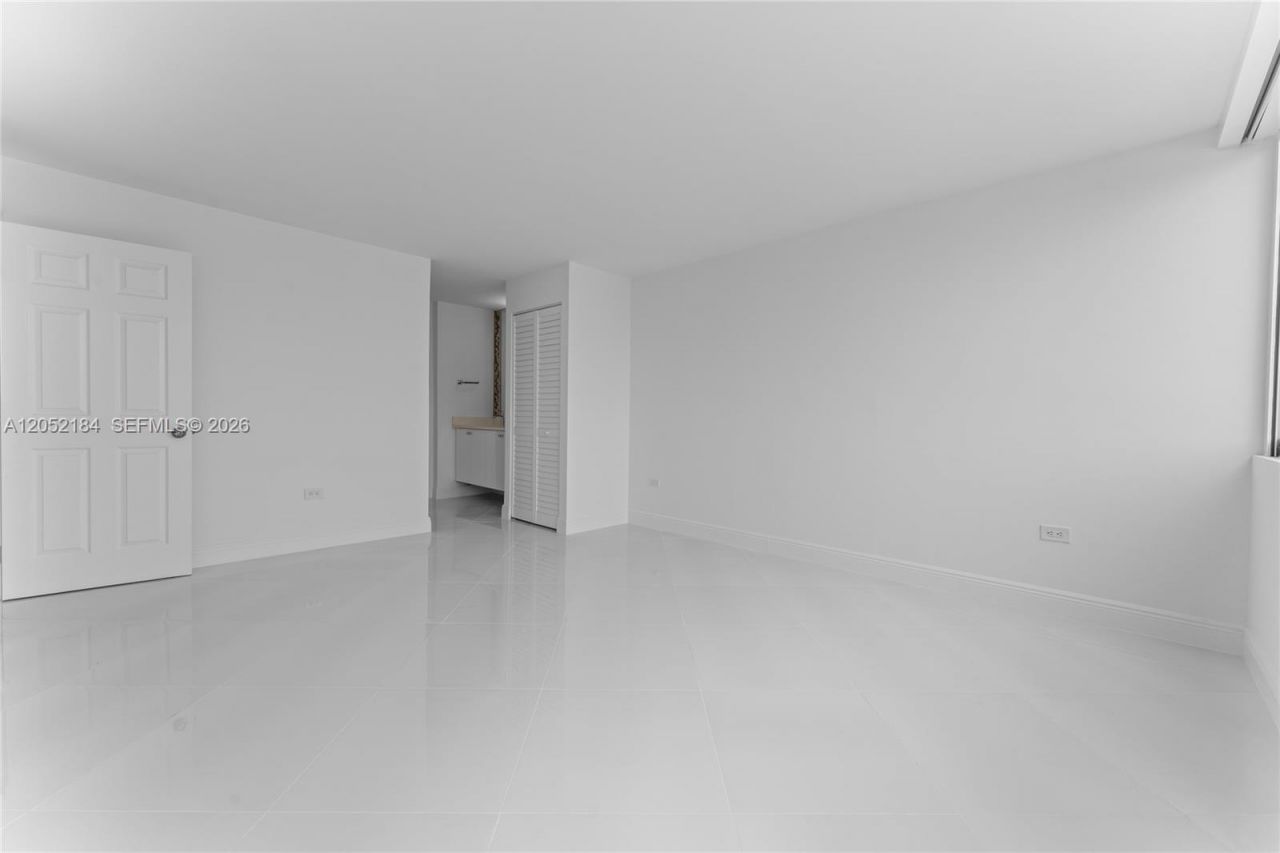 7135 Collins Ave, Unit 1535, Miami Beach, FL 33141 Photo