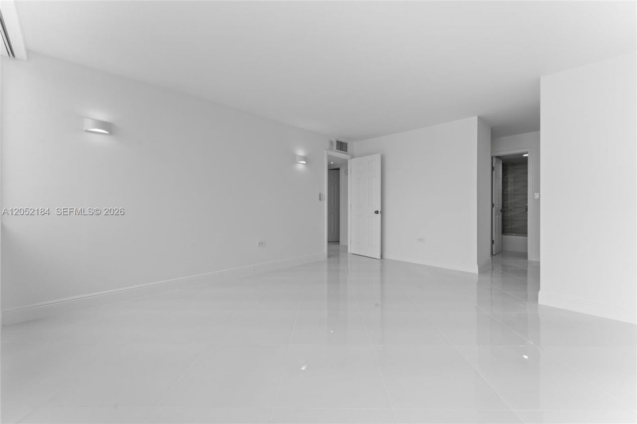 7135 Collins Ave, Unit 1535, Miami Beach, FL 33141 Photo