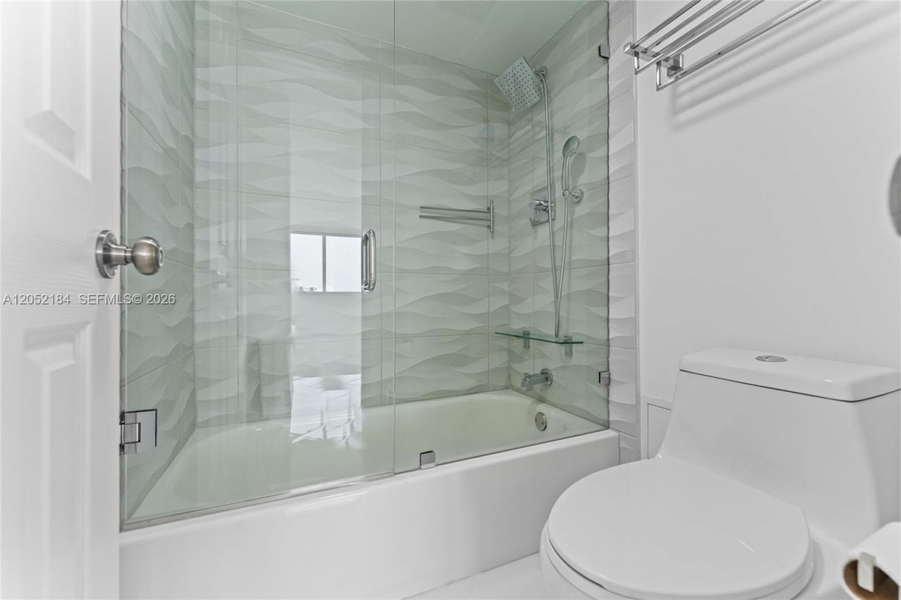 7135 Collins Ave, Unit 1535, Miami Beach, FL 33141 Photo
